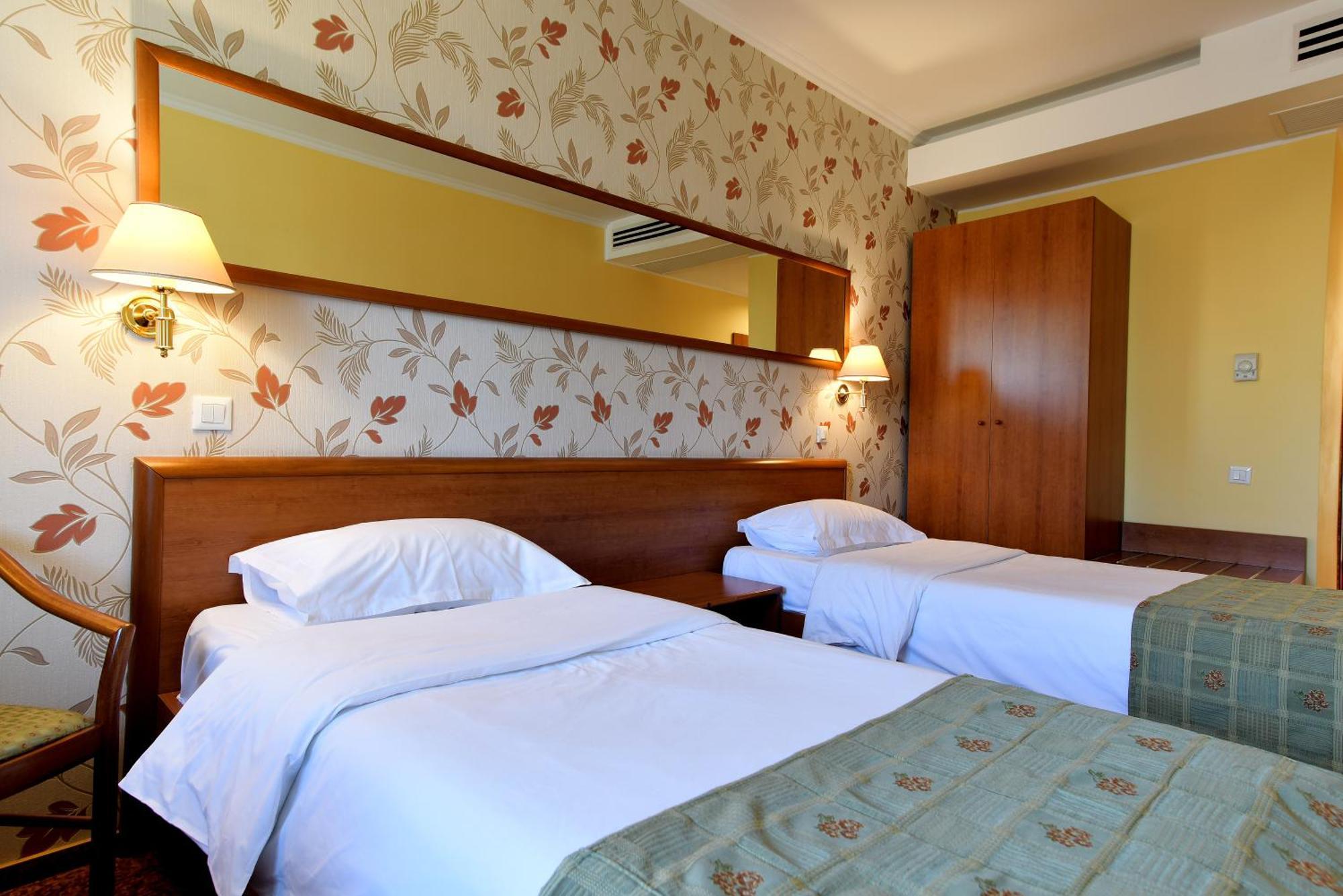 מלון Hotel Brasov
